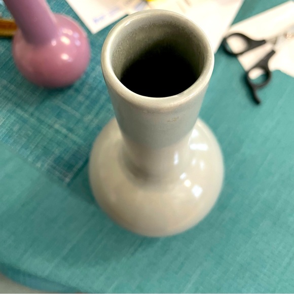 Vintage Gord Ceramic Vases Large Grey and Smaller Purple Great Color and Design - Picture 9 of 11